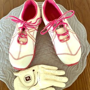 FootJoy Women Golf shoes with one glove